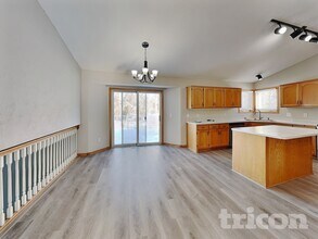 2739 Zumbrota Cir NE in Minneapolis, MN - Foto de edificio - Building Photo