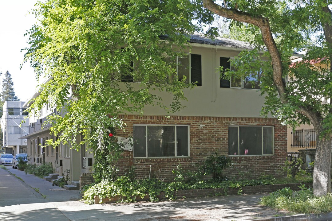 1712 O St in Sacramento, CA - Building Photo