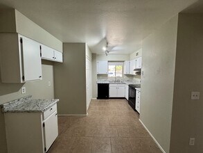 5723 N 68th Dr in Glendale, AZ - Building Photo - Building Photo