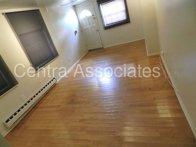 931 Spruce St-Unit -b in Philadelphia, PA - Foto de edificio - Building Photo