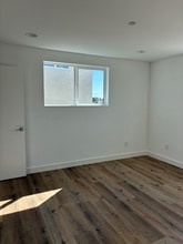 447 W 74th St in Los Angeles, CA - Building Photo - Building Photo