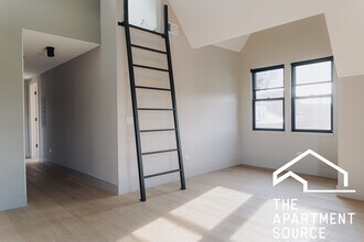 2228 N Kedzie Blvd in Chicago, IL - Building Photo - Building Photo