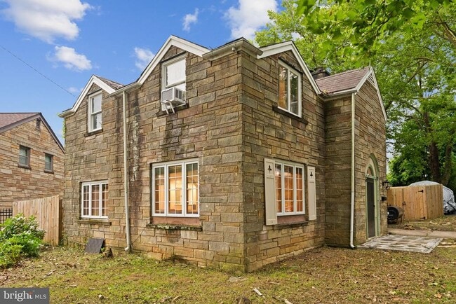 704 Evergreen St in Emmaus, PA - Building Photo - Building Photo