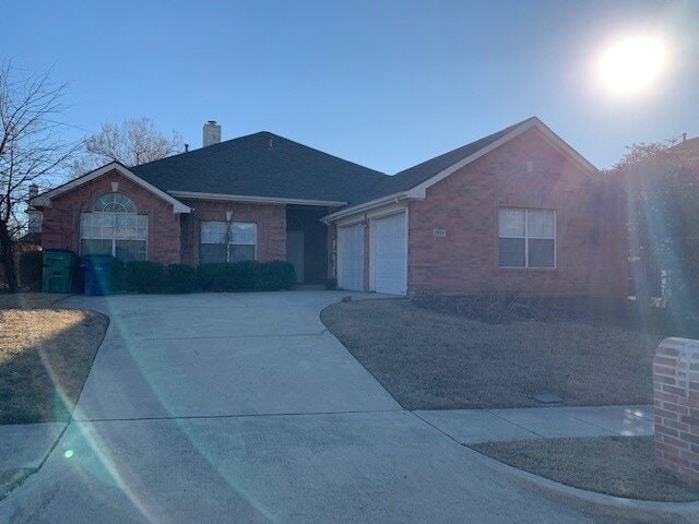 property at 2829 Rosewood Blvd