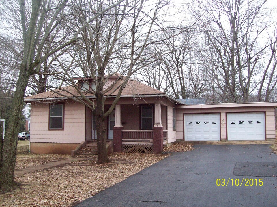 817 W Columbia St in Farmington, MO - Building Photo