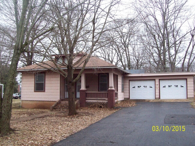 property at 817 W Columbia St