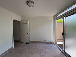 2126 Lau‘ula St in Honolulu, HI - Building Photo - Building Photo