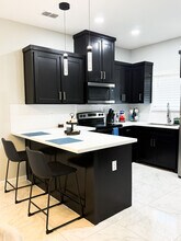 2108 E Viviana St, Unit Fully Furnished Rental in Edinburg, TX - Foto de edificio - Building Photo