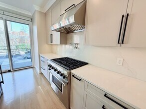 143 Warren Ave in Boston, MA - Building Photo - Building Photo