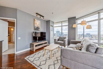 510 W Erie St in Chicago, IL - Building Photo - Building Photo