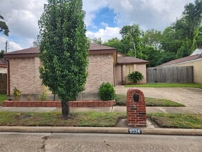 8534 Dawnridge Dr in Houston, TX - Building Photo - Building Photo