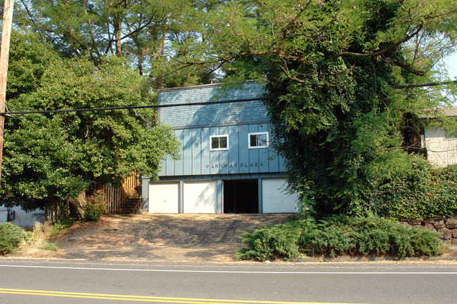 Parkway Plaza in Portland, OR - Building Photo - Building Photo