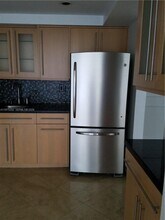 2457 Collins Ave in Miami Beach, FL - Building Photo - Building Photo