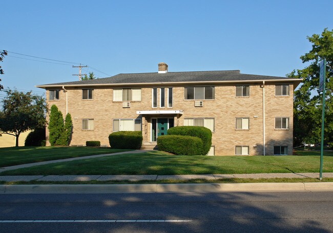 125 N Hagadorn Rd in East Lansing, MI - Foto de edificio - Building Photo