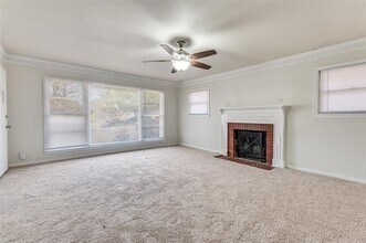 402 W Grauwyler Rd in Irving, TX - Building Photo - Building Photo