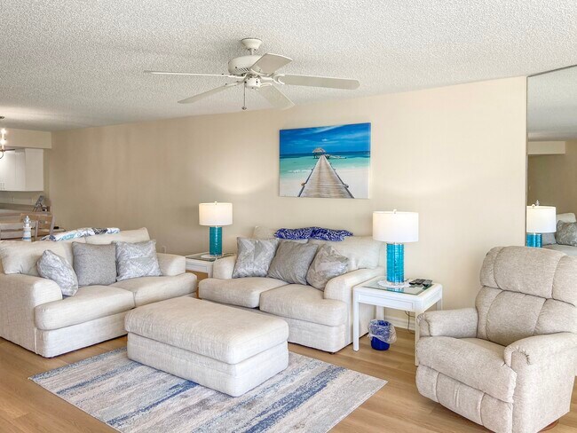 6650 Sunset Way in St Pete Beach, FL - Building Photo - Building Photo