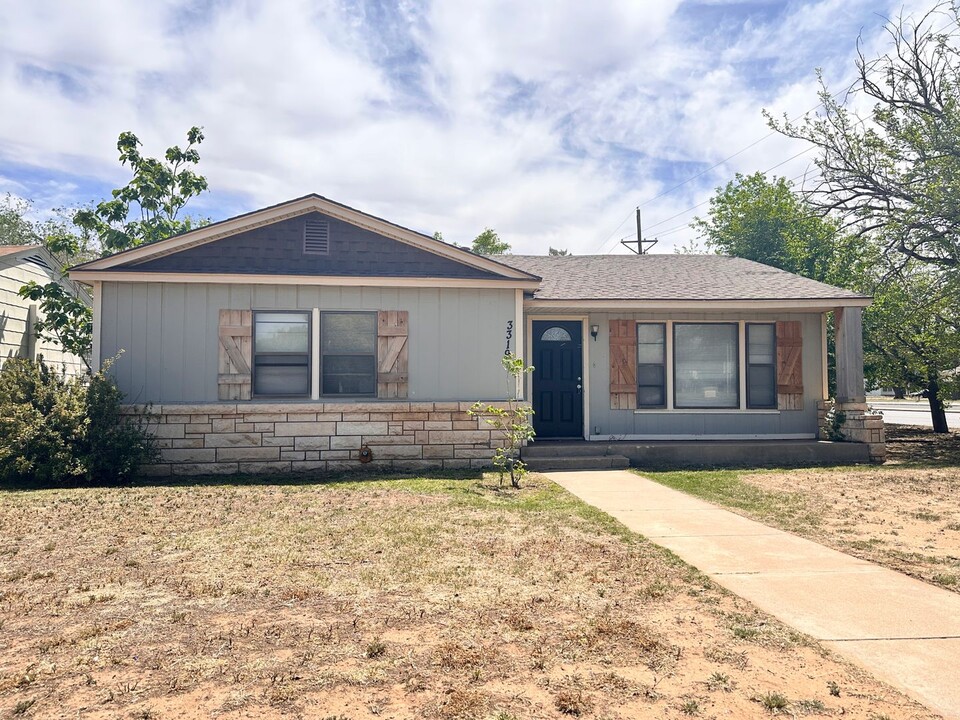 3319 27th St-Unit -Front in Lubbock, TX - Building Photo