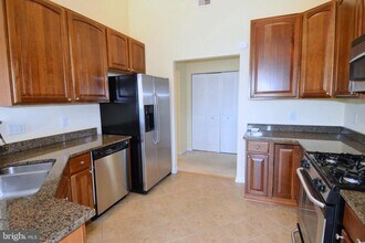 1005 Samantha Ln-Unit -404 in Odenton, MD - Building Photo - Building Photo