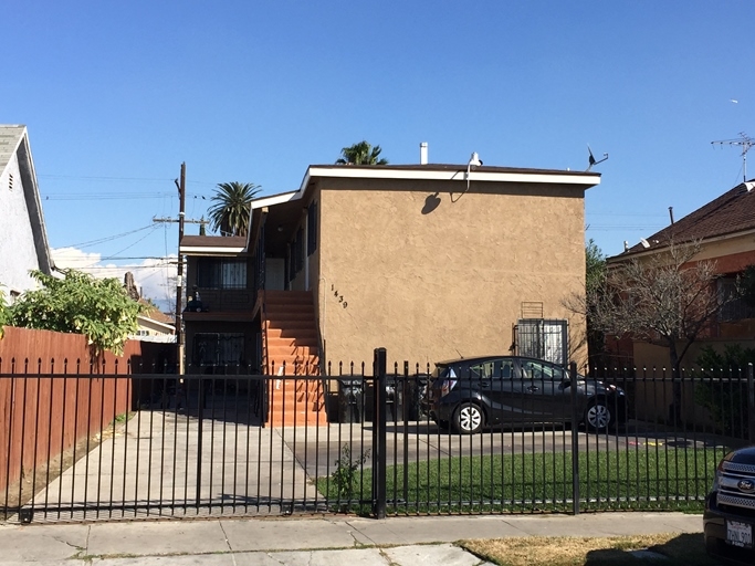 1439 E 23rd St in Los Angeles, CA - Building Photo