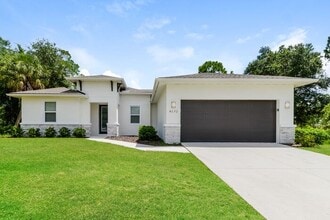 4372 Laurina St in North Port, FL - Building Photo - Building Photo