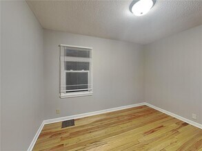 2942 Zenith Ave N in Minneapolis, MN - Building Photo - Building Photo