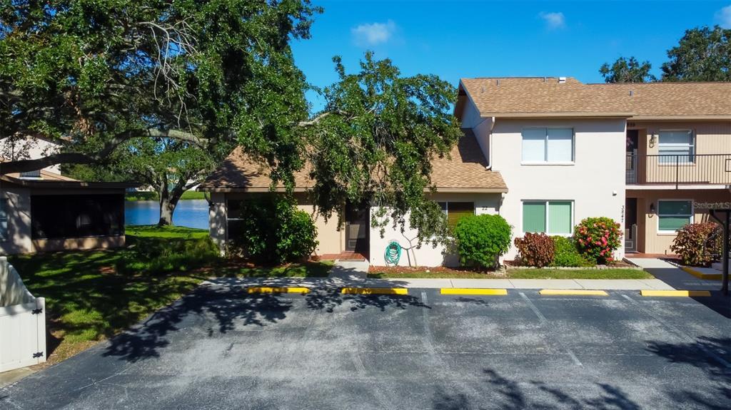 3845 Sailmaker Ln in Holiday, FL - Foto de edificio