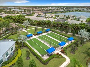 16701 Seasons Coast Dr in Bonita Springs, FL - Building Photo - Building Photo