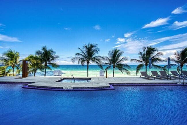 18911 Collins Ave in Sunny Isles Beach, FL - Building Photo - Building Photo