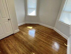 74 Weld Hill St, Unit 3 in Boston, MA - Building Photo - Building Photo