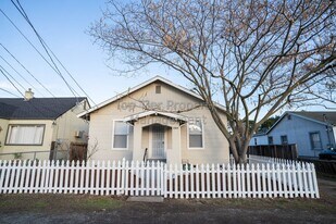 1884 N 5th St in Concord, CA - Building Photo