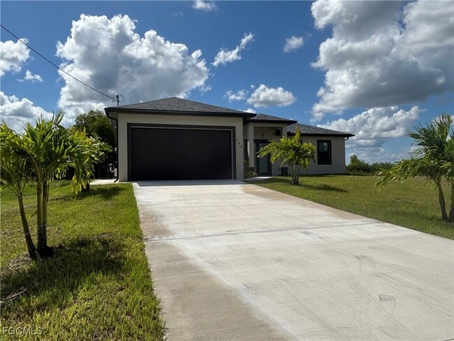 358 Charwood Ave S in Lehigh Acres, FL - Building Photo - Building Photo