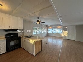 51 Pheasant Hill Mobile Home Park in Milford, ME - Building Photo