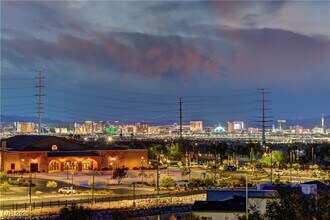 861 Vegas View Dr in Henderson, NV - Building Photo - Building Photo