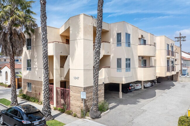 1347 23rd St in Santa Monica, CA - Foto de edificio - Building Photo