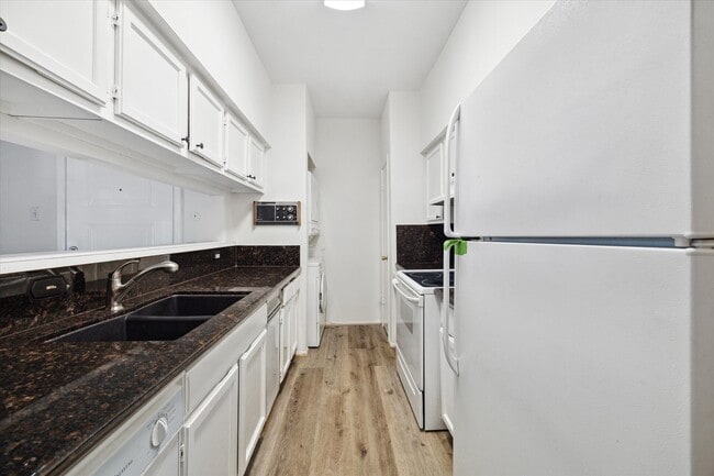 property at 2425 Augusta Dr