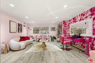 906 Benedict Canyon Drive in Beverly Hills, CA - Building Photo - Building Photo