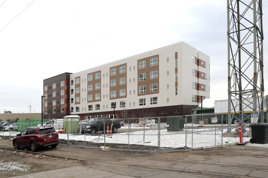 Amber Apartments in Minneapolis, MN - Building Photo