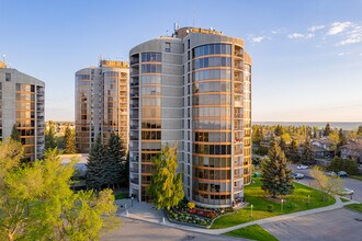 10 Coachway Rd SW in Calgary, AB - Building Photo - Building Photo