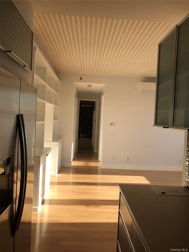 10-46 Jackson Ave in Queens, NY - Building Photo - Building Photo