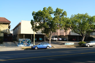 209 S Rampart Blvd in Los Angeles, CA - Foto de edificio - Building Photo