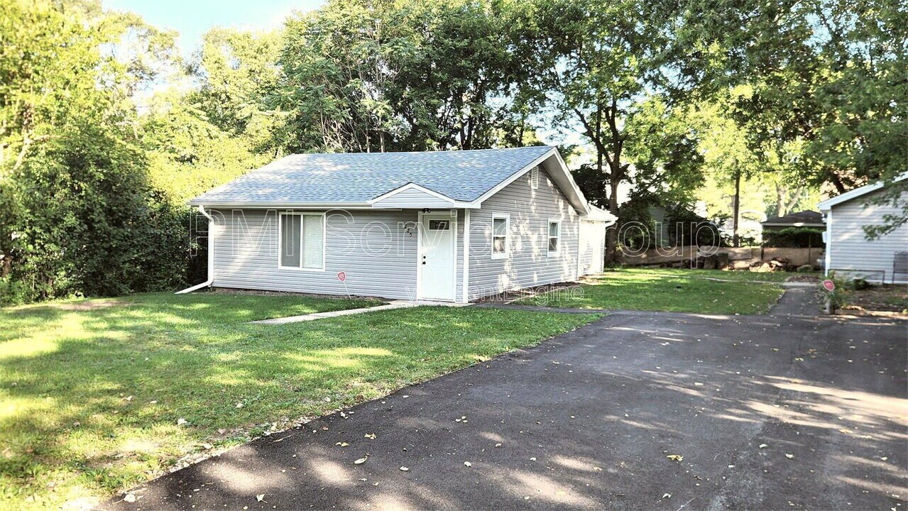 225 Connor Ave in Lockport, IL - Building Photo