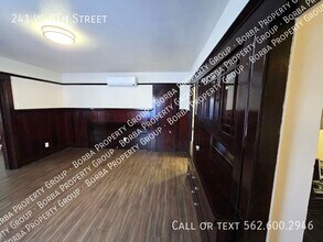 241 W 8th St in Long Beach, CA - Building Photo - Building Photo