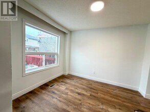 1031 Blizzard Rd in Mississauga, ON - Building Photo - Building Photo