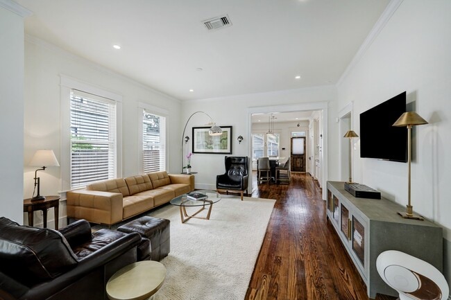 property at 2906 Houston Ave
