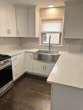 8222 Grand Ave, Unit 3a in River Grove, IL - Foto de edificio - Building Photo