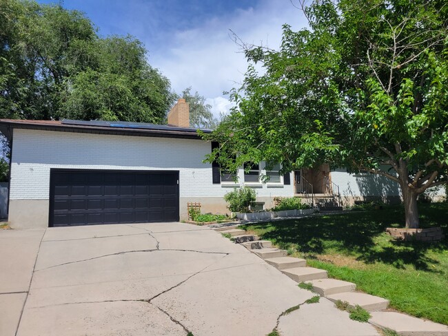 4701 Turnberry Pl in Taylorsville, UT - Building Photo - Building Photo