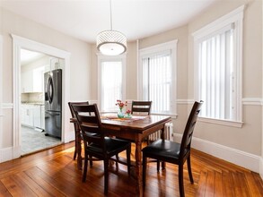 15 Russell Rd, Unit 1 in Somerville, MA - Building Photo - Building Photo