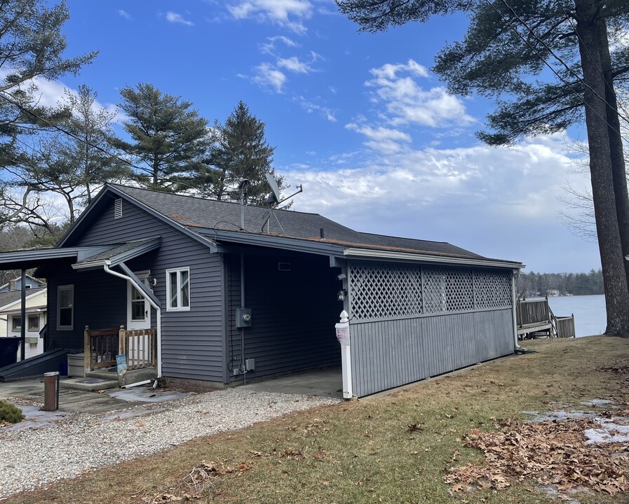 203 Pine Hollow Rd in Killingly, CT - Building Photo