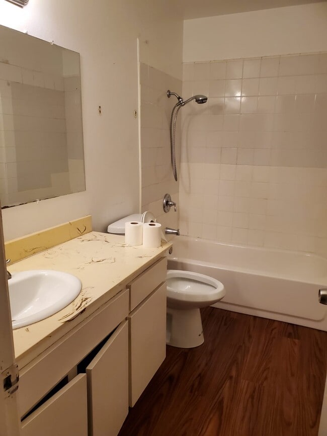 958 Picador Blvd in San Diego, CA - Foto de edificio - Building Photo