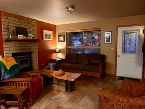 1120 N Hemlock Way in Flagstaff, AZ - Foto de edificio - Building Photo